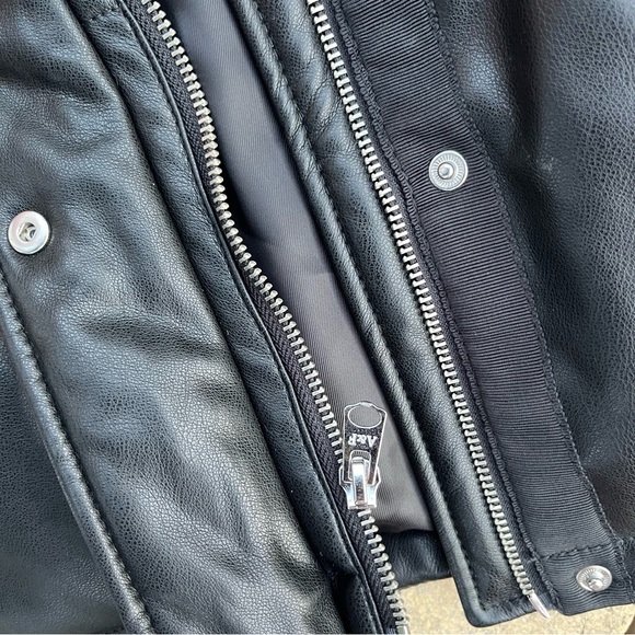 Abercrombie & Fitch vegan leather vest - Picture 2 of 6